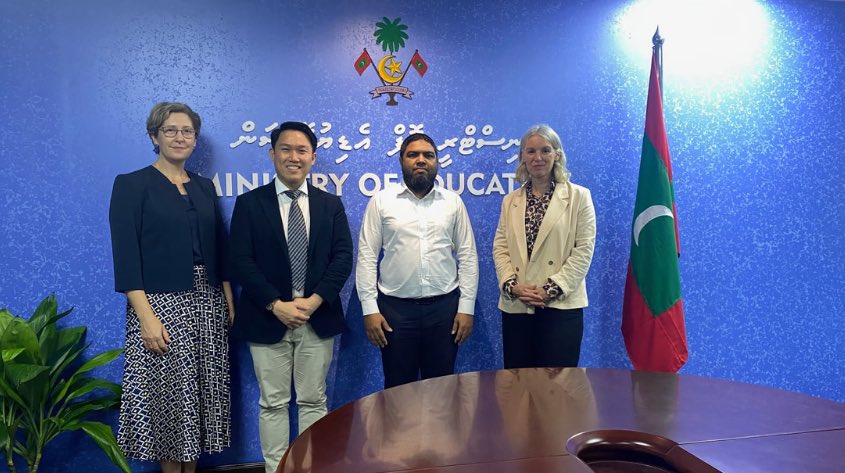 Dr. NatthapojVinceT (@natthapojvincet) on Twitter photo 🌴🐠 Just back from leading a national <a href="/MathsStories/">MathsThroughStories.org</a> consultation workshop in the Maldives, hosted by Maldives National Uni & supported by Research England. 50+ stakeholders (incl. Deputy Ministers) explored the power of mathematical storytelling
👉 More: mathsthroughstories.org/news/maldives 🌴🐠 Just back from leading a national <a href="/MathsStories/">MathsThroughStories.org</a> consultation workshop in the Maldives, hosted by Maldives National Uni & supported by Research England. 50+ stakeholders (incl. Deputy Ministers) explored the power of mathematical storytelling
👉 More: mathsthroughstories.org/news/maldives