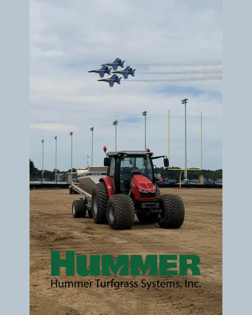 HummerTurfgrass's tweet image. Not every day the crew gets a flyover.
While working at the U.S. Naval Academy, we got a bonus view: the Blue Angels overhead.