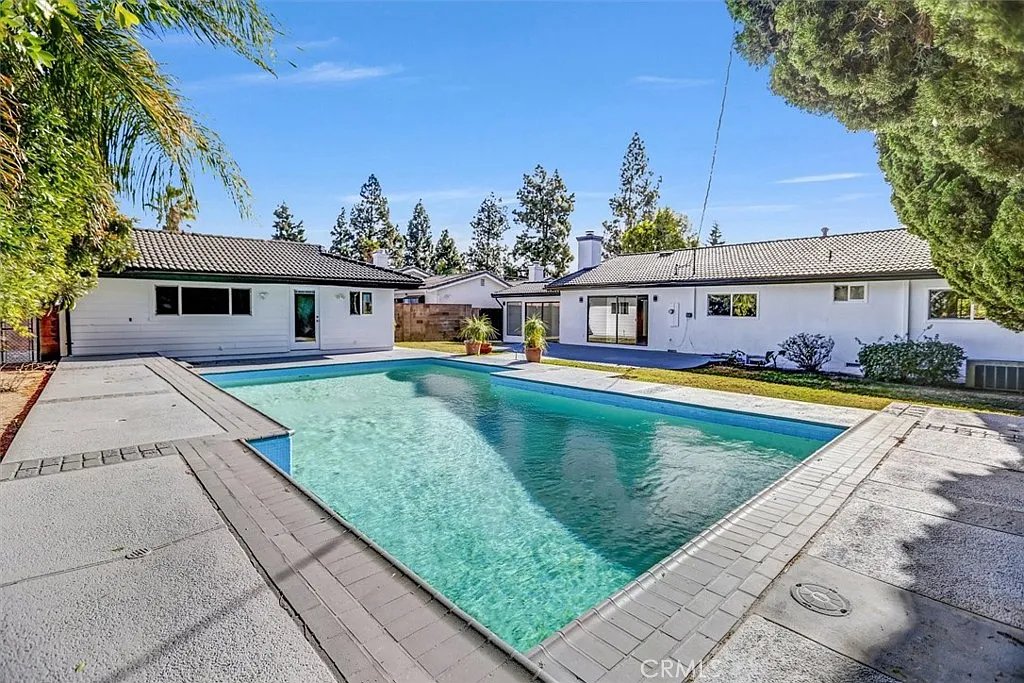 tlbennettgroup's tweet image. Summer starts at home—with a pool!
Claim your FREE hotlist of Long Beach pool homes today.
Includes homes not found online.
Contact us for the list!
Tracy L Bennett Group 
Mobile:  714-720-9790 
tracy@tlbennettgroup.com
.
.
.
.
#LongBeachLiving #TracyLBennettGroup #HomeHunting