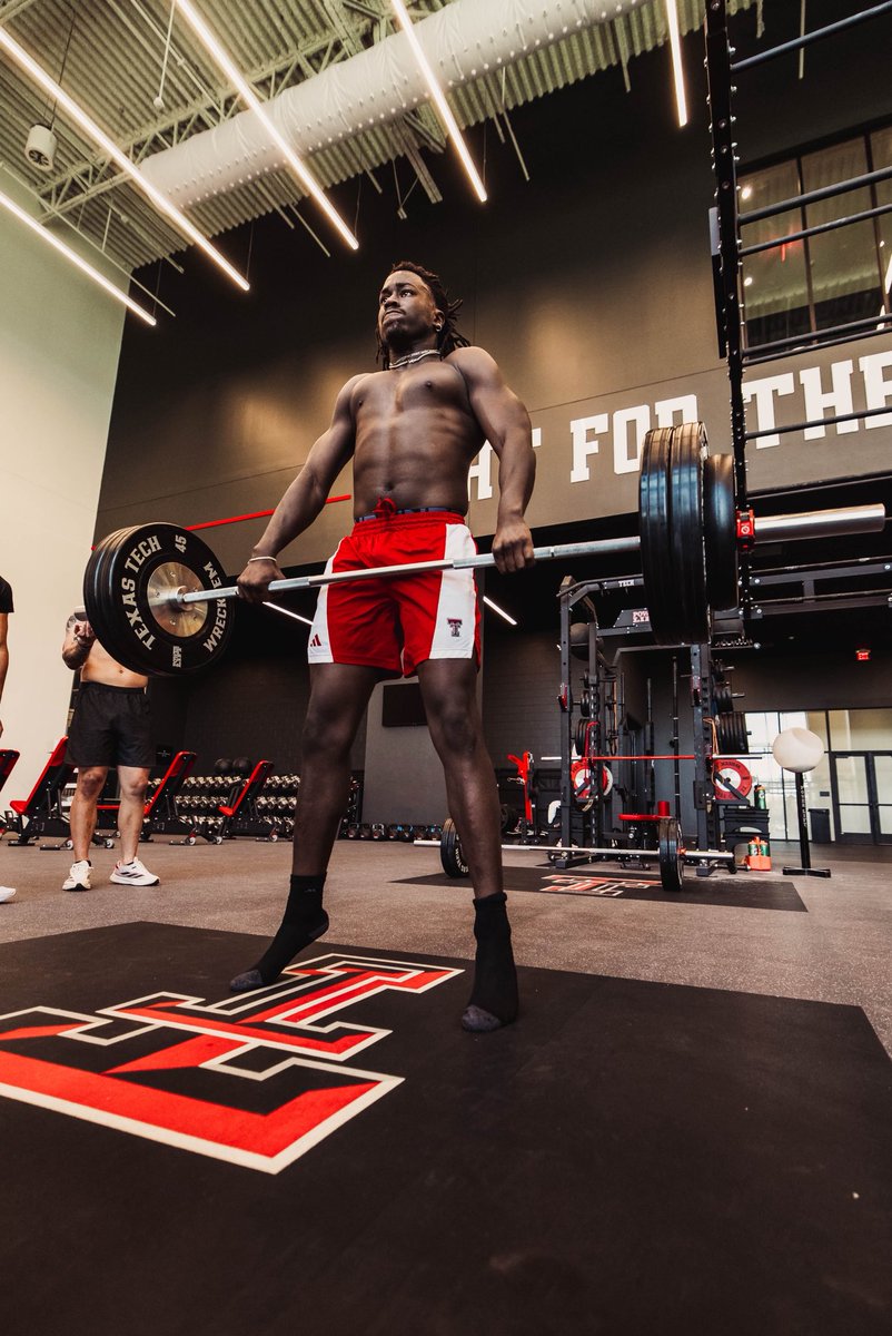 Johncarlos Miller, II (@j2manmiller) on Twitter photo Adversity molded me, Pressure is a privilege💆🏾♂️ Adversity molded me, Pressure is a privilege💆🏾♂️