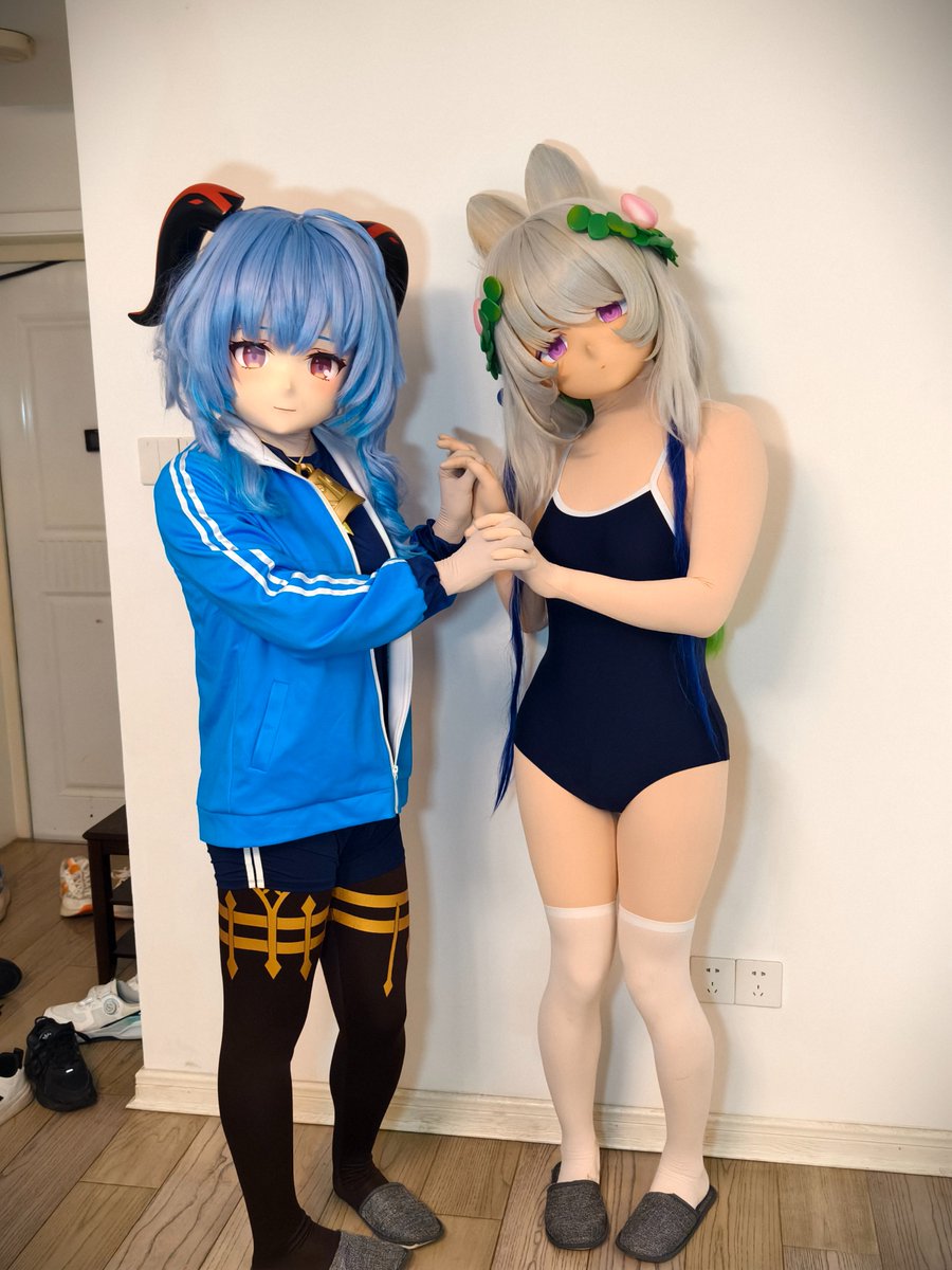 娃聚，很开心
<a href="/shirori406/">三千院白淋</a> <a href="/0v0Kuro/">阿昆OvO</a> 
#kigurumi