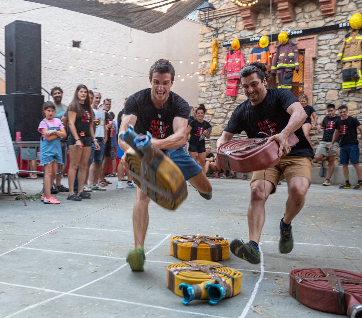 El post d'avui és  per tots vosaltres!!!👏🏻👏🏻
Per donar-vos les gràcies a tots,als que ho han fet possible 💪 i com no a tots els que heu participat d'una manera o altra 🔝🔝🔝

La festa dels @bombersnargo10 va ser un èxit!!
Gràcies a tots!!
2026 mès i millor!!🤘

#festabombers