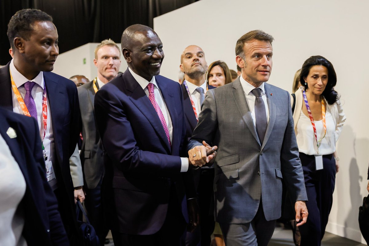 With President @williamsruto, we share a common commitment: that no country should have to choose between development and protecting the planet.
   
This is the ambition we are bringing today to Seville with our partners, as part of the Pact for Prosperity, People and the planet