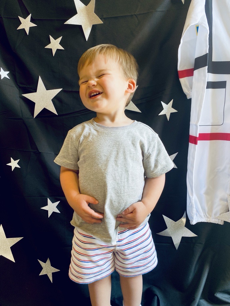 LSPChildcare's tweet image. That smile says it all—we had a BLAST exploring the stars! 🌌
Here’s to wrapping up 𝘚𝘱𝘦𝘤𝘵𝘢𝘤𝘶𝘭𝘢𝘳 𝘚𝘱𝘢𝘤𝘦 just in time to celebrate the stars and stripes. 🇺🇸✨

#LittleSunshinesPlayhouse #PreschoolLearning #EarlyChildhoodEducation #LearningThroughPlay