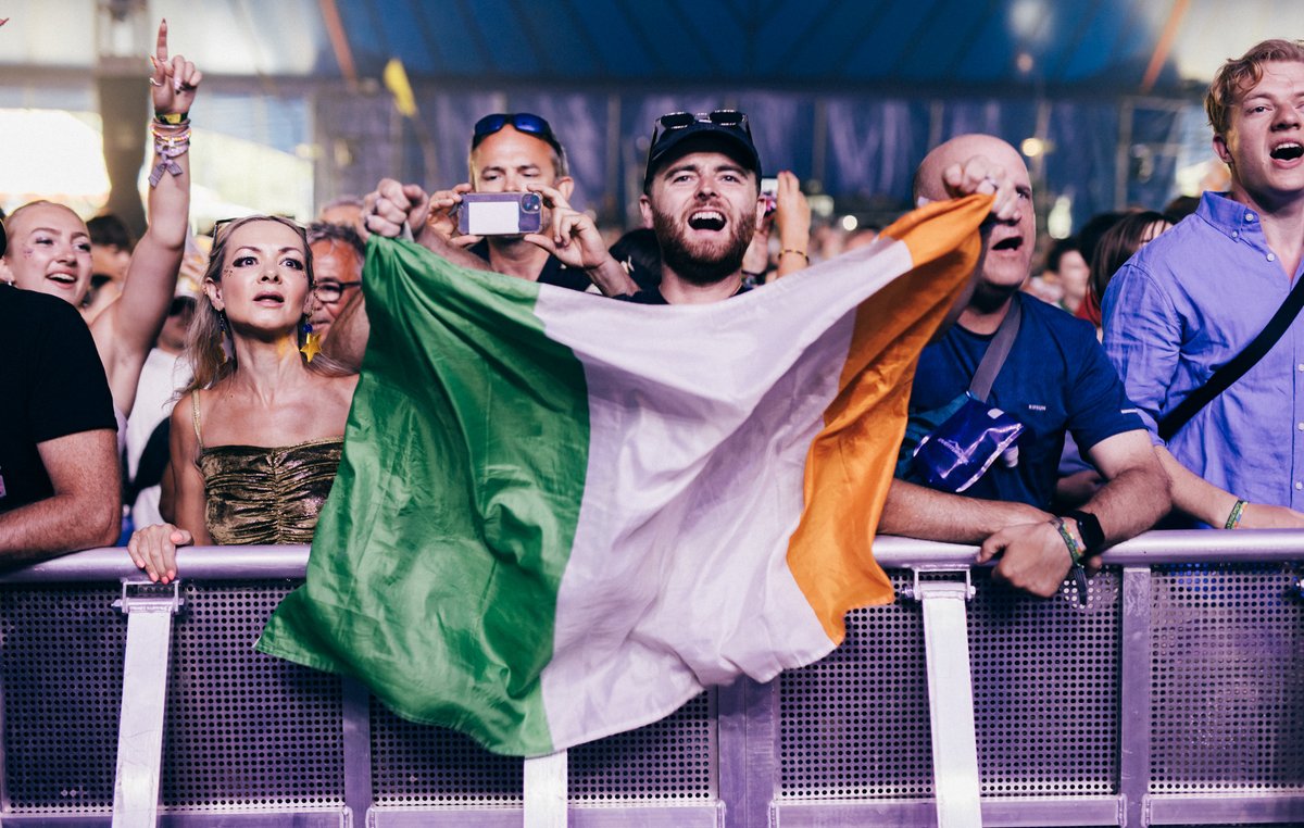 Dublin 'noise-gazers' Gurriers give it their all at Woodsies

📸 Derek Bremner for NME

#Glastonbury #Glastonbury2025 #NMEGlasto25 #Gurriers <a href="/gurriersband/">Gurriers</a>