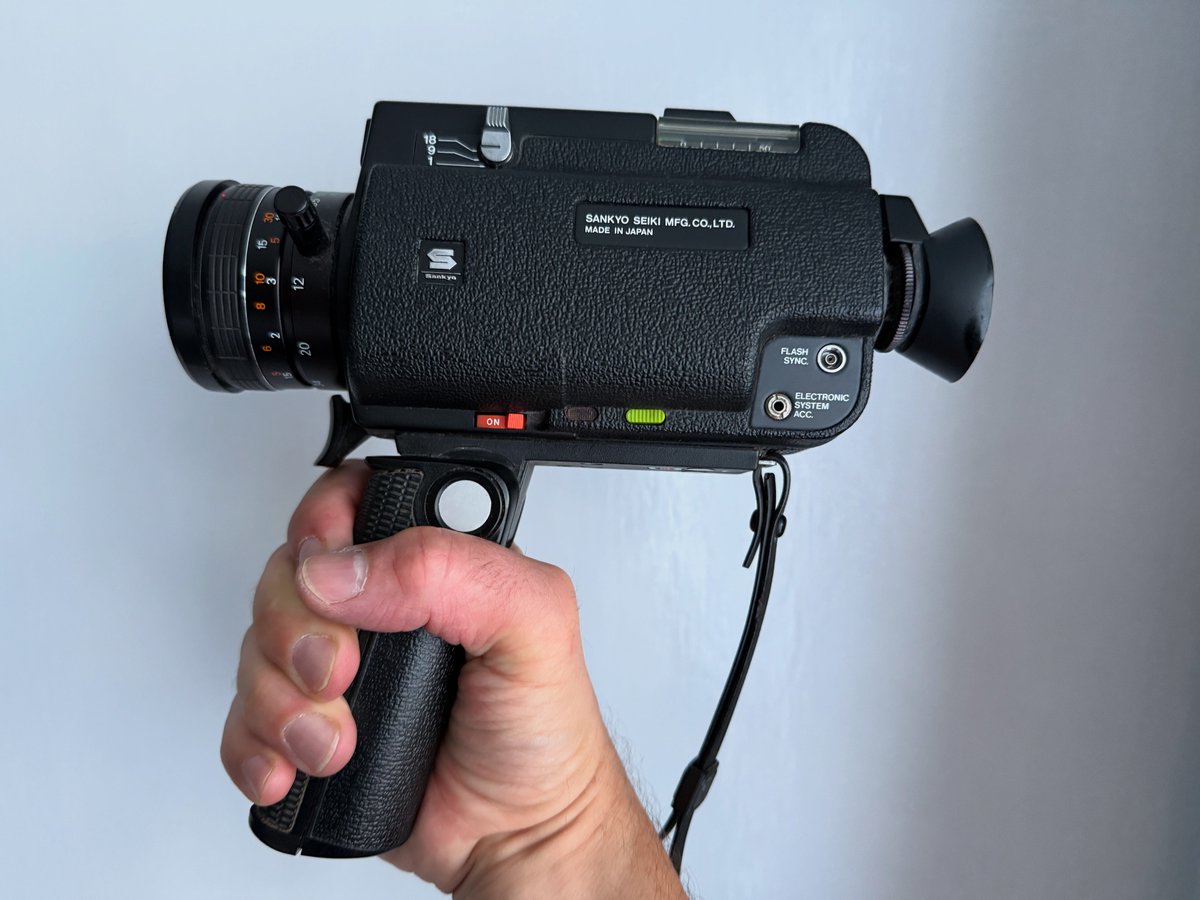 AdeHarris's tweet photo. Check out Sankyo ES-44 XL Super 8 Cine Film Camera - Fully Working https://t.co/gFDmquY9v6 #eBay via @eBay_UK https://t.co/LIFKonc1TT