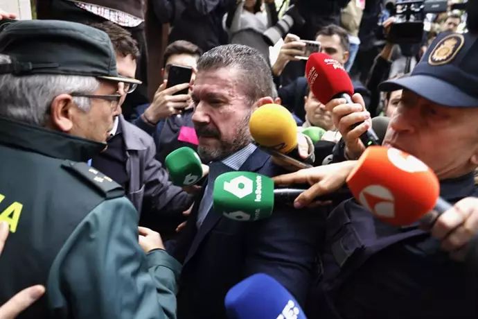 La Audiencia confirma la investigación contra Emilio Argüeso por los 228 fallecidos en la DANA hortanoticias.com/audiencia-inve…