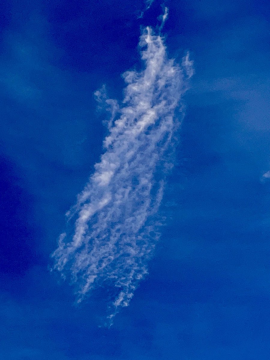 Benbbirder's tweet image. ⁦@JonMitchellTV⁩ clouds over Cleckheaton at 21:04