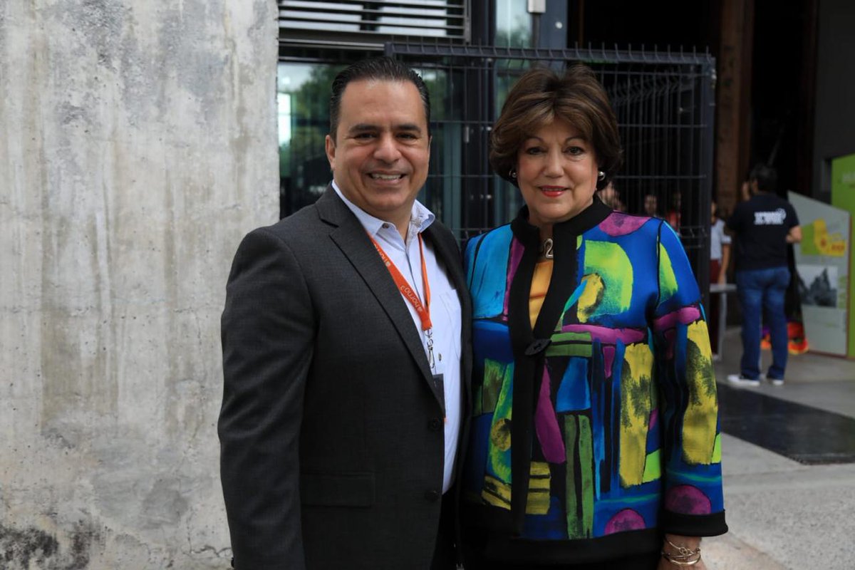 ¡Damos inicio a la semana STEAM!

Estuve acompañada por los equipos ganadores del Premio Legado de la Olimpiada, quienes desde hoy al 4 de julio, aprenderán con experimentos y retos innovadores.
¡La creatividad de nuestros jóvenes no tiene límites!