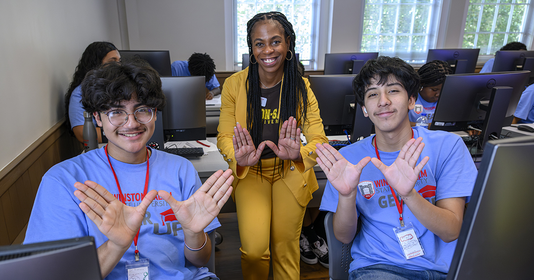 WSSURAMS's tweet image. We hosted students from Forsyth and Guilford County Schools for the WSSU GEAR UP Summer Residential STEAM Enrichment!
These future leaders explored science, technology, engineering, the arts, and math, all while living and learning on our campus.
#RamsTakeCharge | #FutureLeaders