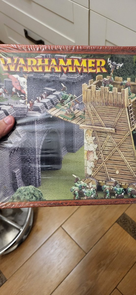 If anyone from GW is watching, please make a siege book so I can finally have a reason to open up this box I've had for... lord knows how long now lol