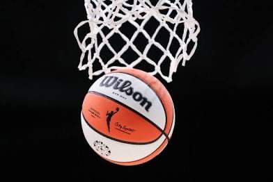 With the #WNBA coming to Philadelphia, <a href="/klhoops/">Kevin Lynch</a> gotta have a front office role!