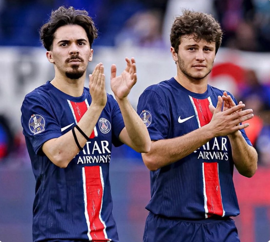 C’est une peu notre duo Xavi - Iniesta à nous
❤️❤️❤️❤️❤️❤️❤️