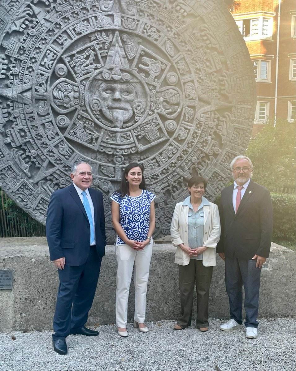 Blanca Jiménez Cisneros (@bjc_agua) on Twitter photo Para impulsar la cooperación 🇲🇽 🇫🇷, la <a href="/EmbaMexFra/">Ambassade du Mexique</a> y la <a href="/FMM_Paris/">Fondation de la Maison du Mexique</a> organizamos un evento académico sobre conservación de nuestro patrimonio cultural. Además, con apoyo del <a href="/INAHmx/">INAH</a>, inauguramos una exposición inédita en 🇫🇷 con reproducciones de 11 códices precolombinos ¡Visítenla! Para impulsar la cooperación 🇲🇽 🇫🇷, la <a href="/EmbaMexFra/">Ambassade du Mexique</a> y la <a href="/FMM_Paris/">Fondation de la Maison du Mexique</a> organizamos un evento académico sobre conservación de nuestro patrimonio cultural. Además, con apoyo del <a href="/INAHmx/">INAH</a>, inauguramos una exposición inédita en 🇫🇷 con reproducciones de 11 códices precolombinos ¡Visítenla!