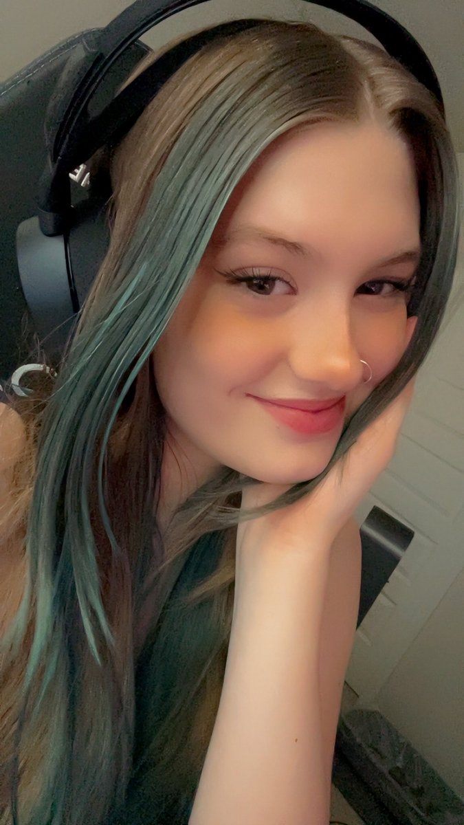 Hi there 🐥 Twitch.tv/itsssbriiii