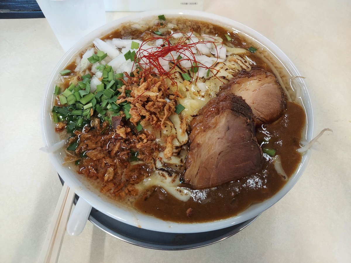 Tonsuke_Tonsuke's tweet photo. 美味しいラーメンをありがとう！
歳をとって
胃もたれしやすくなったから
もっと若い頃に出会いたかった！
大ちゃん、お疲れ様でした！

蛇と
フクロモモンガと
トカゲが欲しくなった時は
プレゼントするから教えてね🐍 https://t.co/coeYDIqkQa