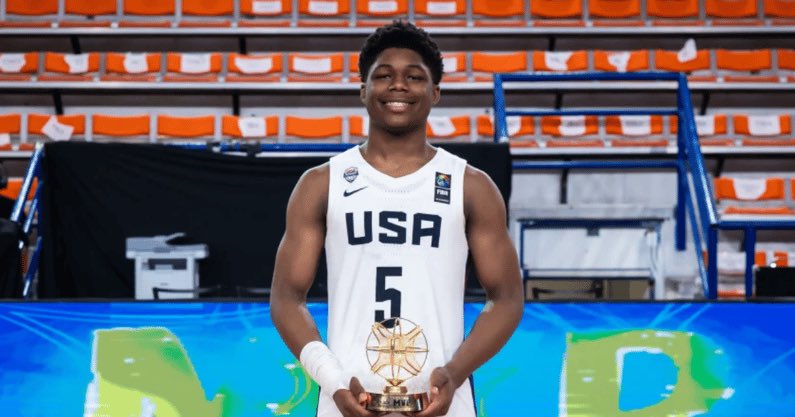 TheScoutLab's tweet image. My latest Film Room for @madehoops dives into one of the most electric guards in all of high school basketball: Nasir Anderson! @canttstop3
🏀LINK: madehoops.com/made-society/a…
I break down the force with which he attacks the rim, his relentless ball pressure on defense, where I…
