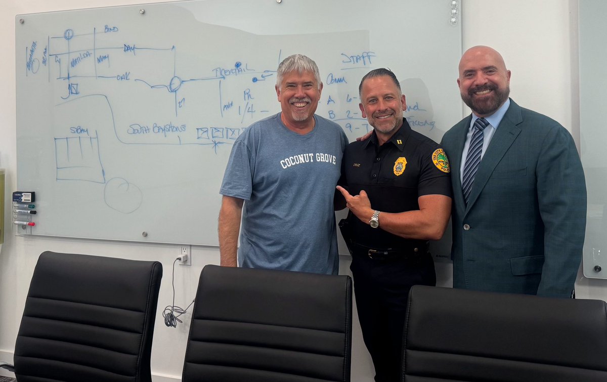 Welcoming Commander Freddie Cruz to our Little Bahamas 🇧🇸 Office. Discussing some issues on South Bayshore Drive and in the North Grove. While crime in the Grove is down 33%, there are some challenges requiring attention and enforcement. 
#residentsfirst #coconutgrovemiami #miami