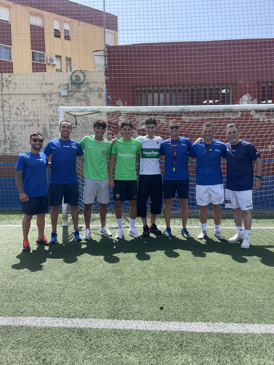 cafetera_feliz's tweet photo. 2º Campus terminado! Q EXPERIENCIA MÁS BONITA! encima rodeado de los MEJORES! @nacho9aznar @GARCSCES @Gaviota710 @yusefaa4 #ALEAZNAR y el Gran #GAMBARO! Q SUERTE ESTAR A VUESTRO LADO! MUCHAS GRACIAS JEFE @F11Luque por contar conmigo! COMO HAN DISFRUTADO Y LO BIEN Q LO HAN PASADO https://t.co/TwCKmuYloP