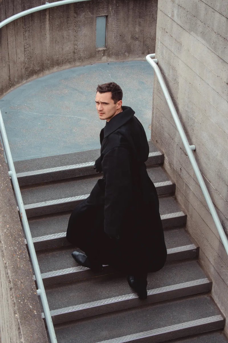 Principle Magazine (@principlemag) on Twitter photo We caught up with White Lotus star <a href="/YulianKostov/">Julian Kostov | Юлиан Костов</a> to discuss big dreams, nailing a one-take jewellery heist scene, why he quite literally burned his business degree, the rom-com he’s secretly working on and his latest role in Till the Stars Come Down.
➡️: principlemagazine.com/2025/06/30/jul… We caught up with White Lotus star <a href="/YulianKostov/">Julian Kostov | Юлиан Костов</a> to discuss big dreams, nailing a one-take jewellery heist scene, why he quite literally burned his business degree, the rom-com he’s secretly working on and his latest role in Till the Stars Come Down.
➡️: principlemagazine.com/2025/06/30/jul…