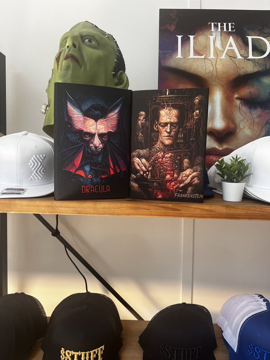 Nacho_Runner_'s tweet image. 📬 Look what just arrived! The first-ever Mint & Print edition of Dracula 🦇💀
This beauty is going to level up my home library and it’s only the beginning. Can’t wait to complete the Monster Series 👻📚
Exclusively from Stuff.io.
🧛♂️ #Dracula #MonsterVerse