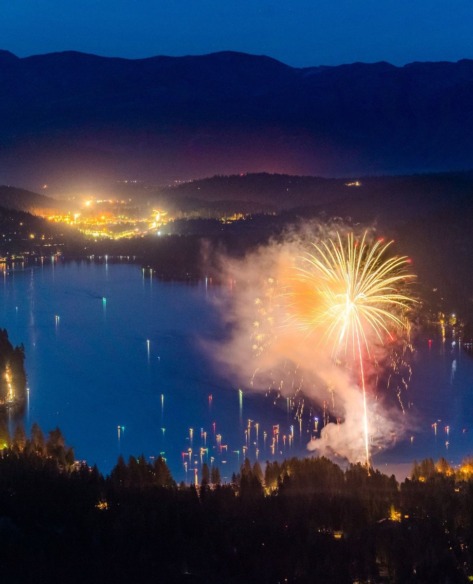 If you're headed to Truckee for the 4th of July, we've got the ultimate guide to help you have a fun and safe holiday weekend! From our charming Downtown Parade to the fireworks over Donner Lake, there’s something for the whole family: truckee4thofjuly.com