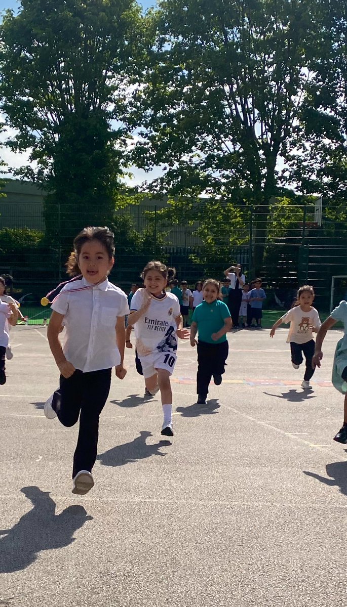 Miss Kingston tweet media