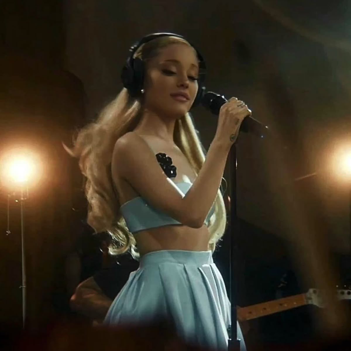 theegrandeheels's tweet photo. ariana grande has surpassed 58 billion streams on spotify

she’s the 7th most streamed artist ever https://t.co/1HUYubgqB0
