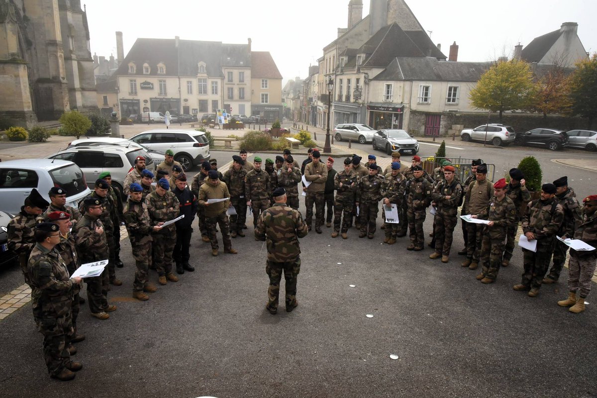 DRHATofficiel's tweet image. L’école d’état-major : former les officiers et sous-officierstacticiens de l'@armeedeterre
Implantée à Saumur, l’école d’état-major c’est :
➡️Une #formation exigeante de 12 semaines associant la théorie et la mise en pratique, incluant l’usage des outils numériques modernes et…