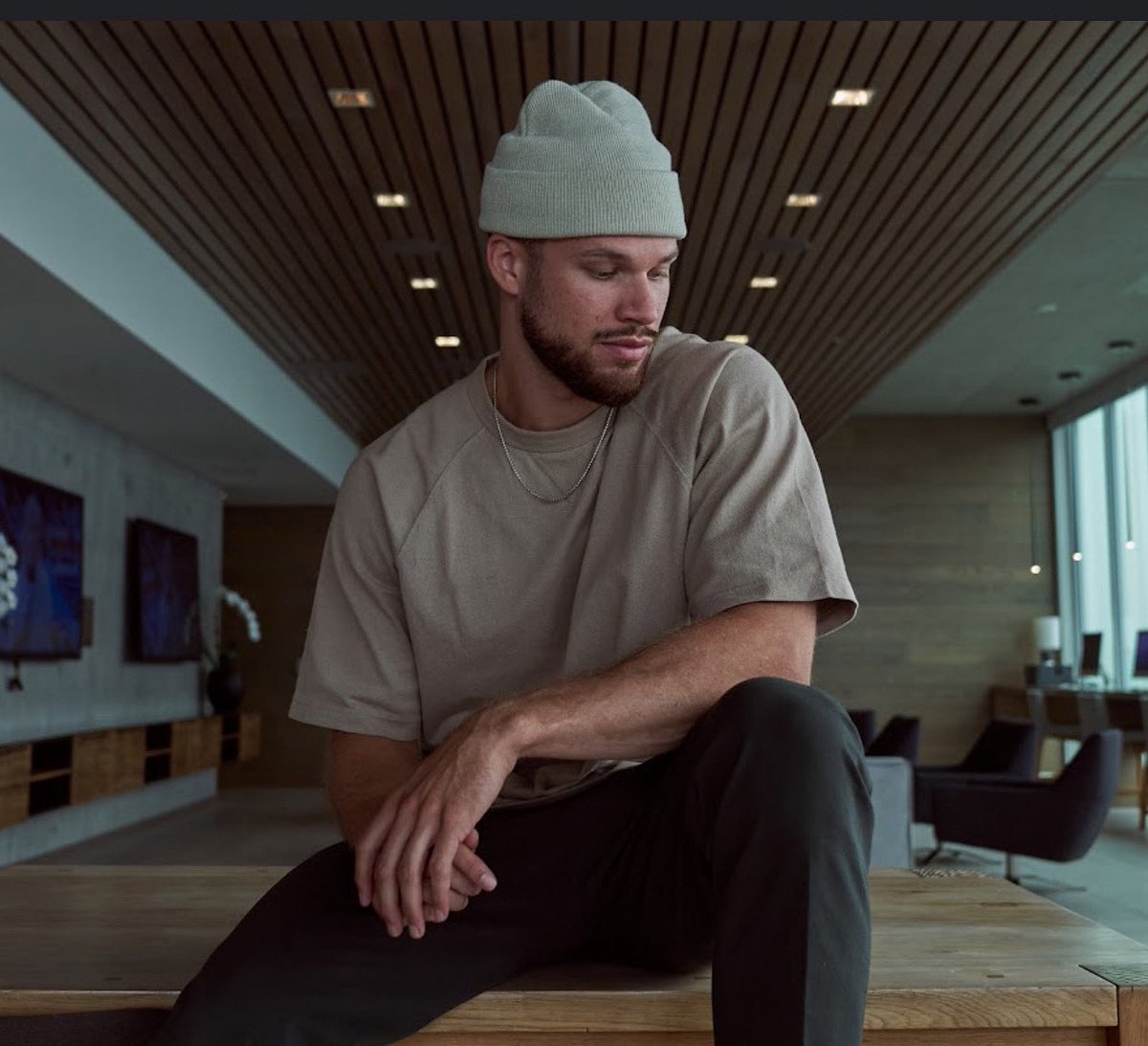 HilinskisHope's tweet image. As we end Men’s Mental Health Month, we wanted to share how Tyler’s @WSUCougarFB teammates continue to be impacted by him. Meet Isaac Dotson @Siidestreet-an athlete & artist turning pain into purpose through music. Isaac has written a powerful song about #mentalhealth-raw, real &…