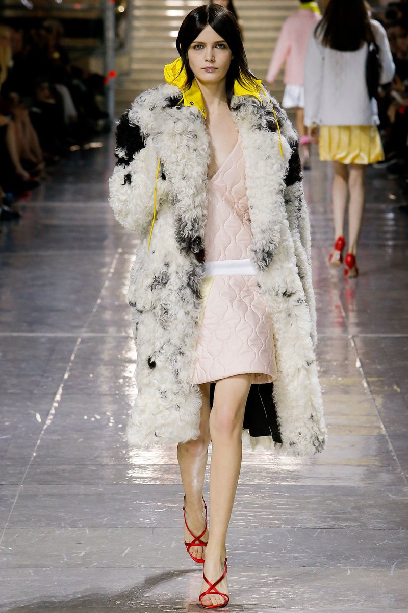 d4eshon's tweet image. Nicki wearing this miu miu fw14 shearling coat. Omg.