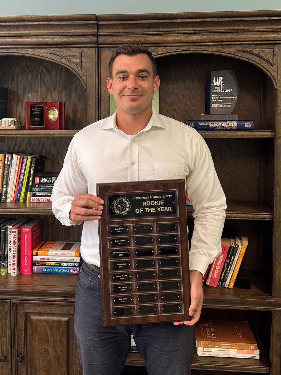 A big shoutout to Nick Niemi - Naperville Sunrise Rotary’s Rookie of the Year! Well deserved 👏 
#Leadership #Community #Rotary