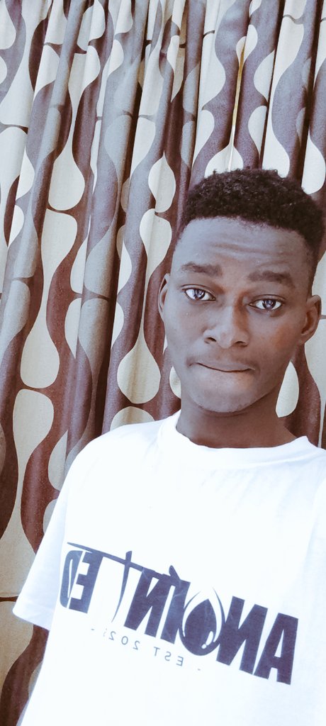 Estrongmusic's tweet image. These are the days I fukin feel like taking a blunt  .. 
But I keep Holding on through the Struggles
So help me God 🙏🏾😊