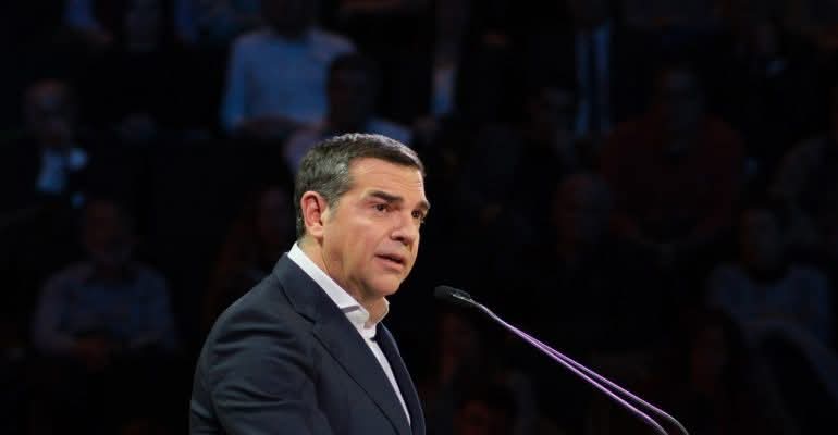 - Τα κράτη μετατρέπονται σε ιδιωτικές εταιρείες των Προέδρων, των πρωθυπουργών ή των ολιγαρχών που τα ελέγχουν – Βλέπουμε τους ευρωπαίους ηγέτες να συμπεριφέρονται ως οι γελωτοποιοί του βασιλιά

- Η μάχη για τις δημοκρατικές αξίες, τις ιδέες και τον πολιτισμό που θα χρειαστεί να