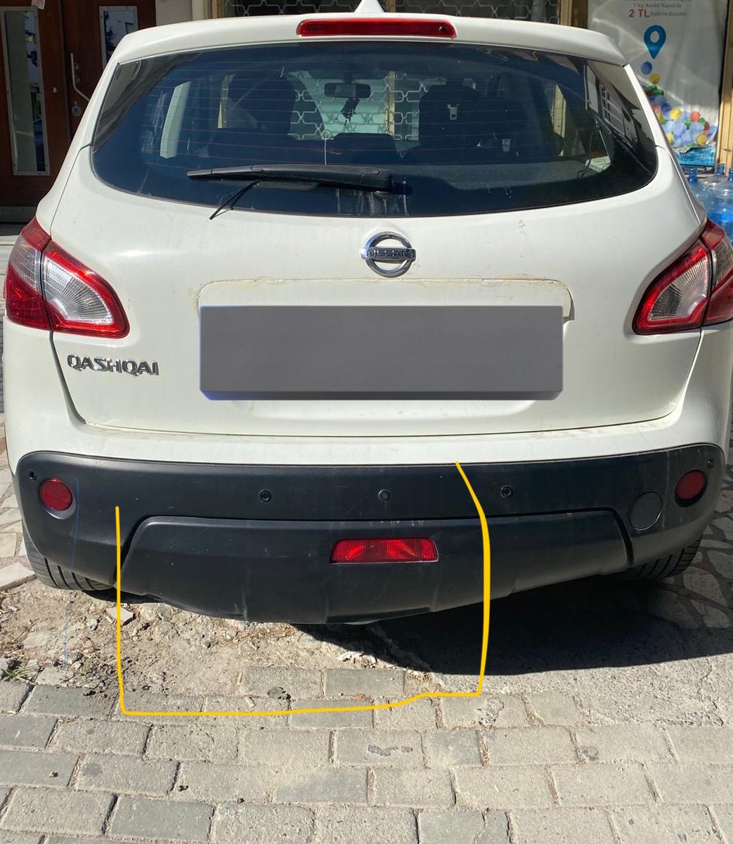 Arkadaşlar herkese hayırlı forumlar.Sabah arabayı parkederken şöyle talihsiz bir olay yaşadım.Nasıl bir işlem yapılabilir.