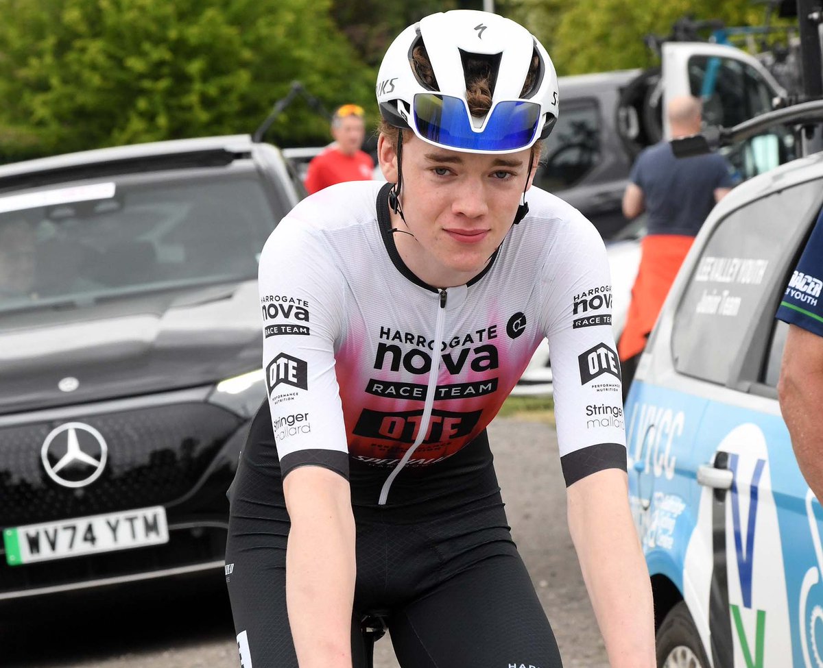 BRITISH WINNER!  Hautes-Alpes - Super Dévoluy - Star Harry Hudson winner in France with another Brit Fabian O'Brien in third! 
firstcycling.com/race.php?r=259…