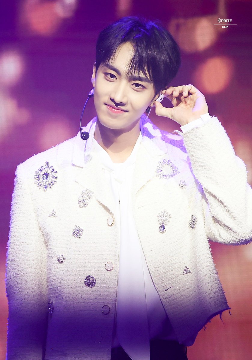 spriteknk0303's tweet photo. #HAPPYINSEONGDAY

250302 크나큰 킹덤 1부

#크나큰 #KNK #인성 #정인성 #INSEONG #インソン #인성짱짱
@KNKOfficial220 https://t.co/GdEnlAVBZQ