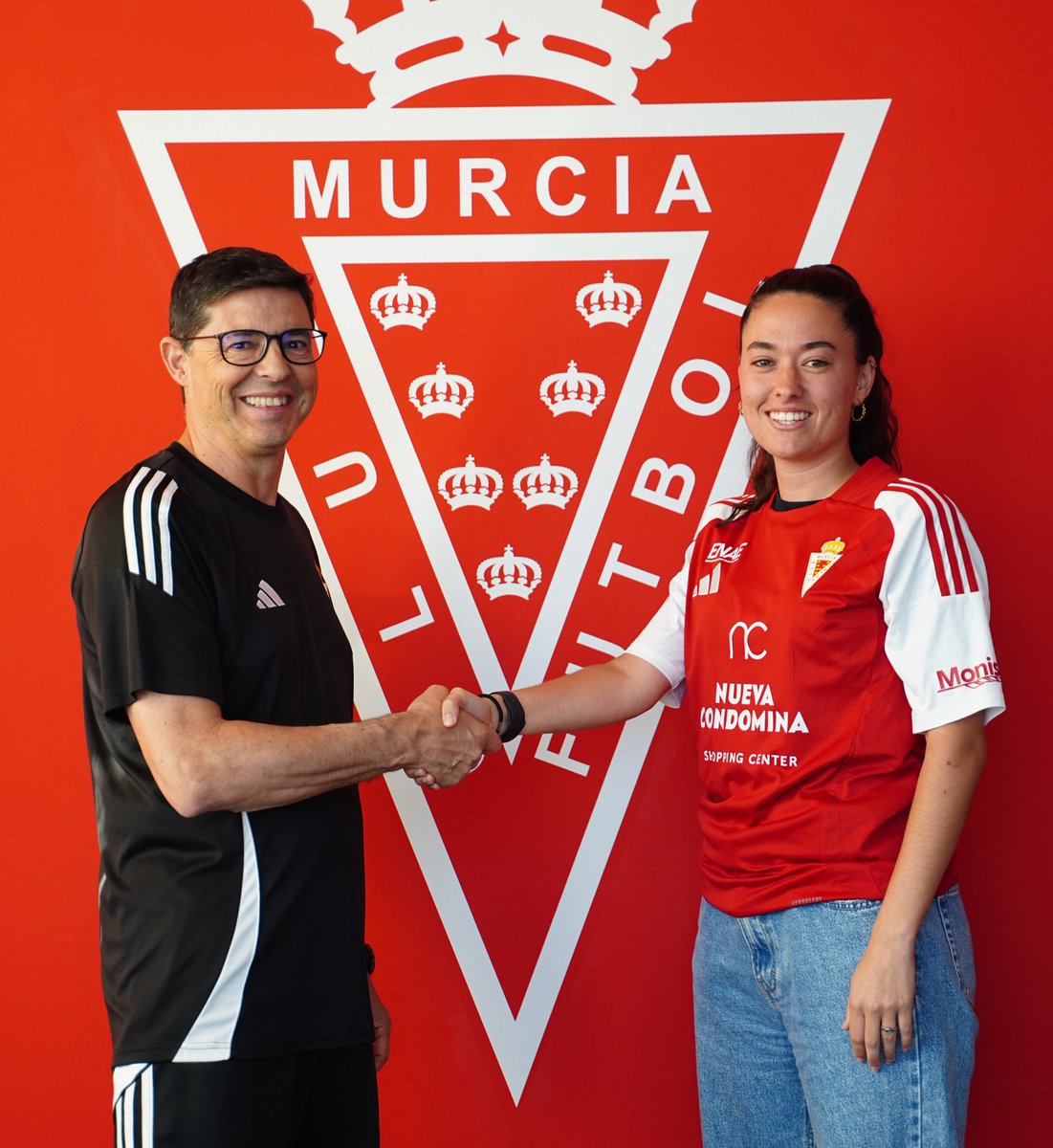 Real Murcia Femenino (@realmurciafeme) on Twitter photo CLUB | ๐ค ๐ฉ๐๐๐๐ฌ, ๐ฅ๐๐ก๐ข๐ฉ๐๐๐
โจ Vicky Hernรกndez seguirรก en la sala de mรกquinas del #RealMurciaFemenino un aรฑo mรกs
๐ realmurcia.es/vicky-hernandeโฆ
๐ช ยกEnhorabuena, <a href="/victoriahc15/">Victoria Carrillo</a>! CLUB | ๐ค ๐ฉ๐๐๐๐ฌ, ๐ฅ๐๐ก๐ข๐ฉ๐๐๐
โจ Vicky Hernรกndez seguirรก en la sala de mรกquinas del #RealMurciaFemenino un aรฑo mรกs
๐ realmurcia.es/vicky-hernandeโฆ
๐ช ยกEnhorabuena, <a href="/victoriahc15/">Victoria Carrillo</a>!