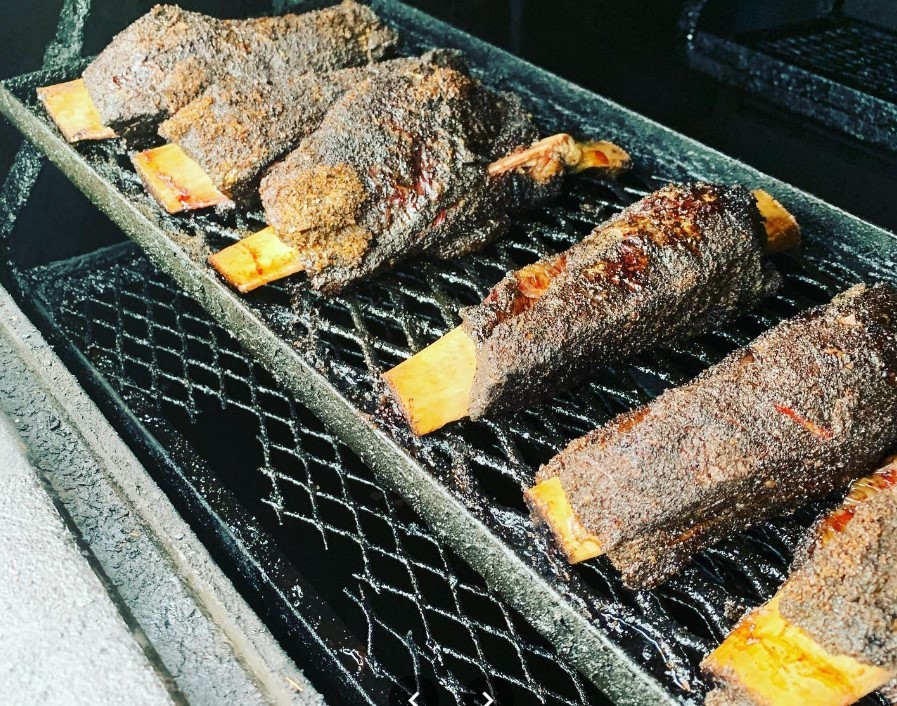 Two_Brothers_'s tweet image. Big moments deserve great food! Let us cater your next event so you can focus on making memories. 🎉❤️
Learn more: link-pro.io/b1R7NAv
#Mississippi, #Starkville, #StarkvilleMS, #MississippiState, #MSU, #CottonDistrict, #TwoBrothersSmokedMeats