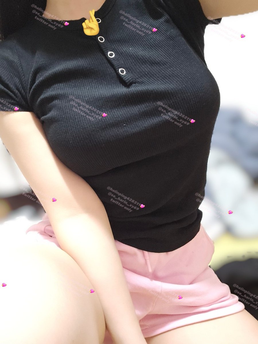 가슴모양 보이는 꼭지가리개🩷
겨충들도 기어와👅

#페티시 #65H #65G컵녀
#신던양말 #거유 #참젖 #자연산
#중고팬티 #여자팬티 #입던속옷 #검스
#섹시속옷 #침냄새 #애액 #능욕 #발바닥