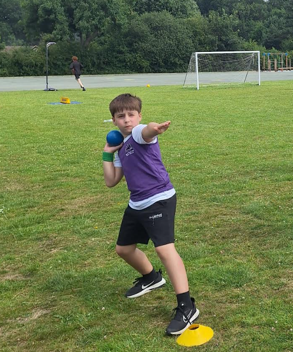 bhhjunior's tweet image. Well done to our brilliant young athletes who took part in the Oak Trees Track and Field Event today. 
Thanks to Thingwall for hosting a brilliant competition @OakTreesMAT #bhhjpe #bhhjinspiration