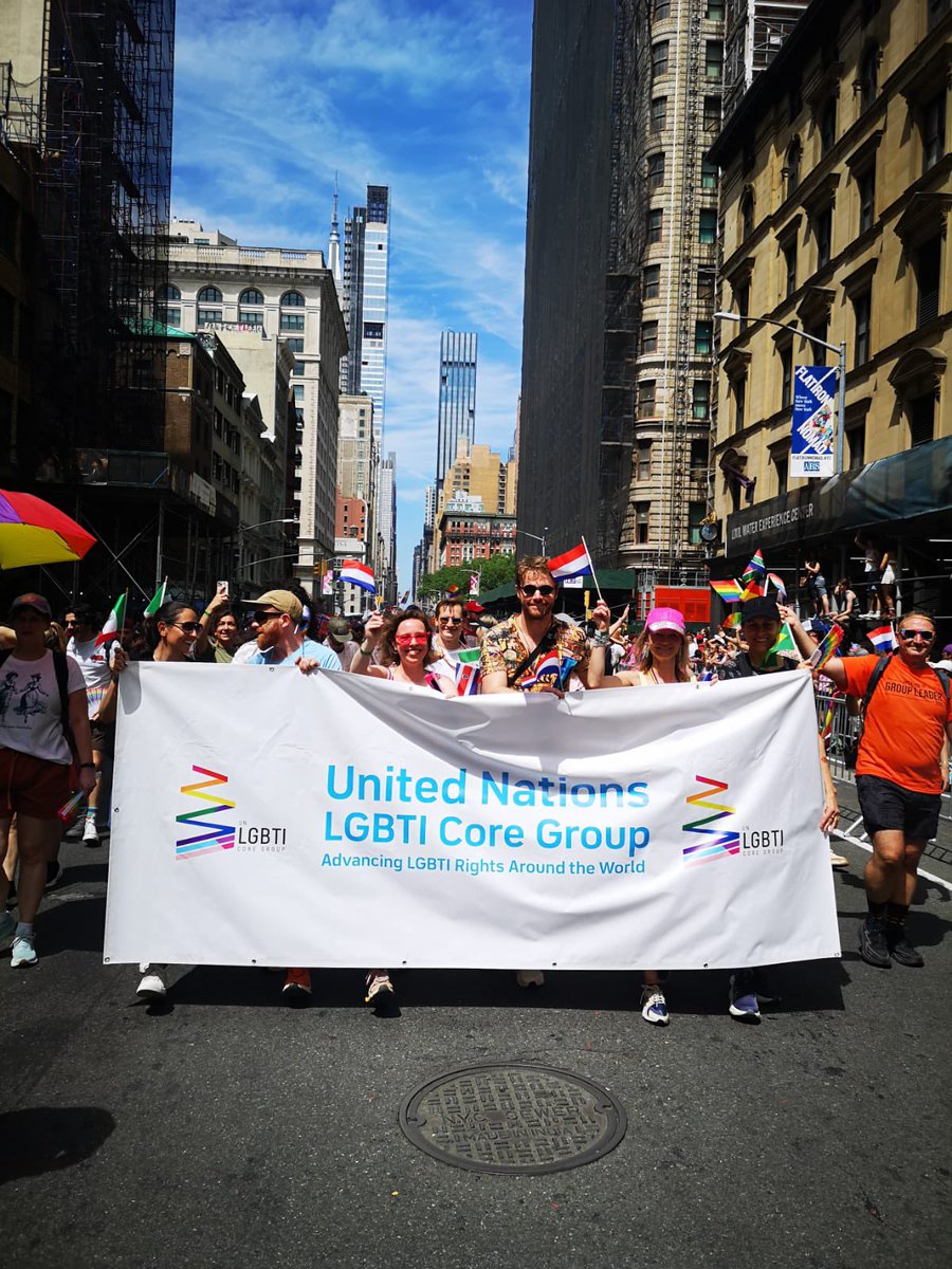 As a member of the 🇺🇳 LGBTI Core Group, #TeamBelgium 🇧🇪 marched in the NYC #Pride parade.

It was a day of joy and purpose, where we showed that we stand up for inclusion and diversity in the multilateral system. 💪🌍

Now more than ever, the LGBTI community needs our support.