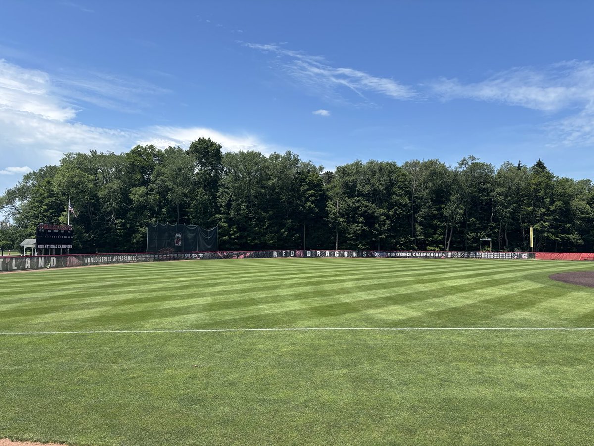 Turf or grass? Huge shout out to our grounds department for keeping Wallace Field outfield in mint condition this summer! ⁦<a href="/CortlandAlumni/">SUNY Cortland Alumni 🐉</a>⁩ ⁦<a href="/d3baseball/">D3baseball</a>⁩