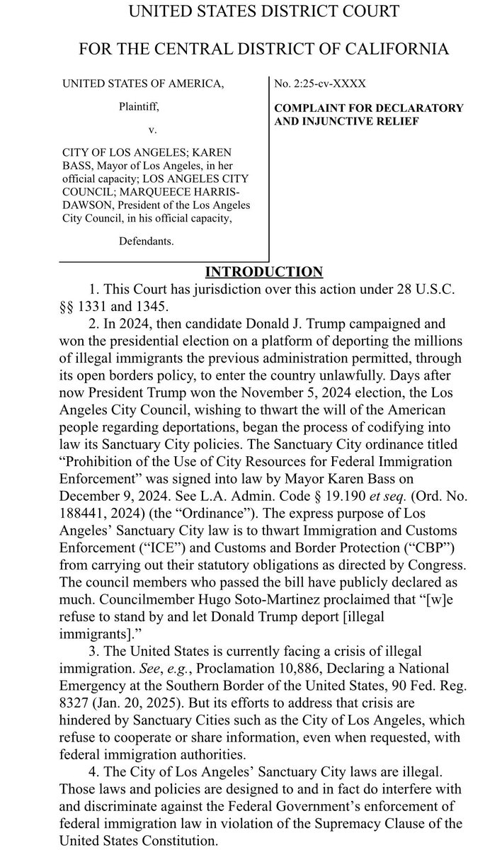 Bill Melugin tweet media