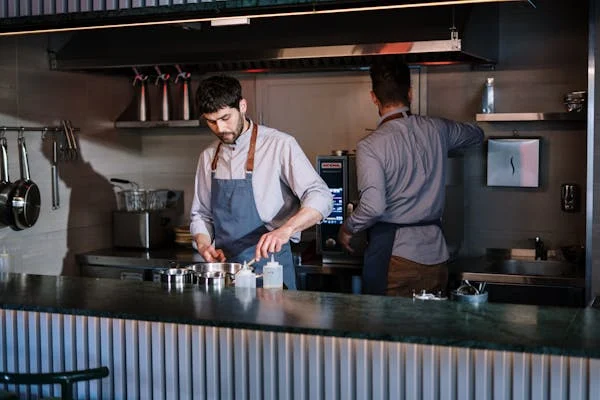 Digitalbayinc's tweet photo. At Digital Bay Center, our Educational Incubator Courses blend food services with tech education to boost skills and spark new ventures. Ready to grow your career or start a business? Visit our website to explore this unique opportunity! https://t.co/57eIqtMh36 https://t.co/iinQW7X24B