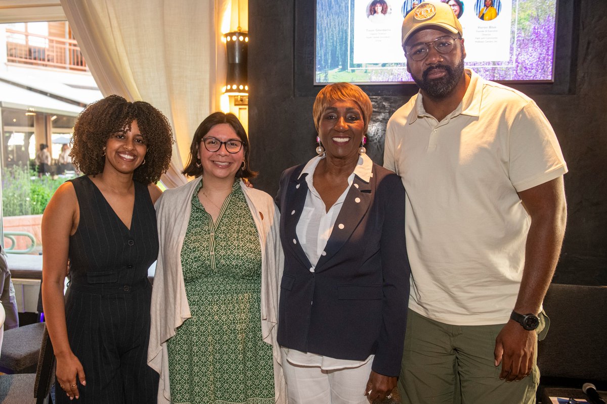 aspeninnovators's tweet image. Last week, we hosted “Strengthening Communities: Investing in Local Leaders and Collective Action” on the sidelines of #AspenIdeasHealth. Our speakers highlighted what it means to lead with connection, purpose, and service.