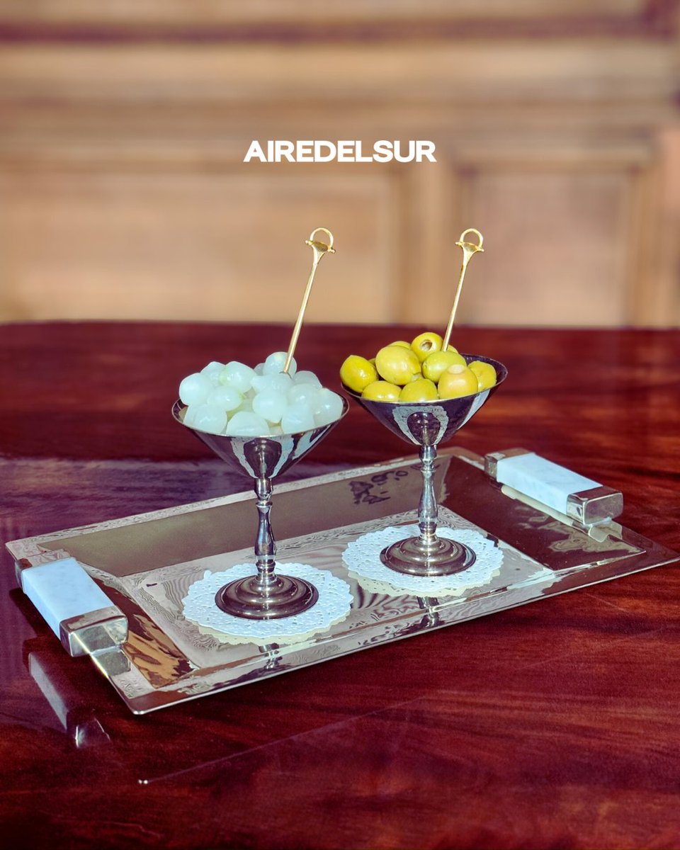airedelsurstore's tweet image. The CAPA marble tray is all about hosting and delighting. Picture serving these little glasses filled with treats, with a design that screams effortless elegance. Perfect for those special moments at home.

#airedelsur #airedelsurstore #CapaTray #handmade #SimpleLuxury