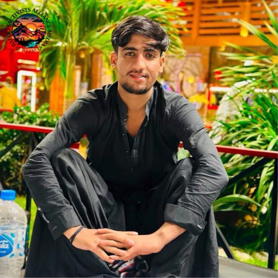 SammiBaluch's tweet photo. ذیشان ظہیر کا ناحق قتل نہ صرف ایک خاندان بلکہ پورے بلوچستان کے لیے صدمے کا باعث بنا ہے۔ ہر گھر غم میں ڈوبا ہوا ہے اور ہر دل افسردہ، یہ سانحہ صرف ایک فرد کا قتل نہیں، بلکہ انصاف، انسانیت اور امید کے قتل کی ایک المناک داستان ہے۔

ایک گھر جس کا سربراہ، ظہیر بلوچ، گزشتہ دس سالوں سے جبری گمشدگی کا شکار ہے، اُس گھر کا اکلوتا بیٹا ذیشان، جو اپنے باپ کی بازیابی کے لیے پرامن جدوجہد کر رہا تھا، اُسے بے دردی سے قتل کر دینا محض ایک جرم نہیں بلکہ پورے خاندان کو اجتماعی سزا سزا دینے کا تسلسل ہے۔ ذیشان کے اہلِ خانہ پر جو قیامت گزری ہے، وہ الفاظ سے بیان نہیں کی جا سکتی۔

جہاں ظلم، درندگی اور لاقانونیت کو ریاستی پشت پناہی حاصل ہو، وہاں انسانی زندگی کی کوئی وقعت نہیں رہتی۔ بلوچستان میں روزانہ کی بنیاد پر لاشیں ملتی ہیں، اور سوال یہ ہے کہ بلوچ کس کے در پر انصاف مانگنے جائیں؟ کس عدالت میں اپنا مقدمہ پیش کریں، جب ریاست ہی خود منصف بھی ہو اور ظالم بھی؟

جبری گمشدگیاں اور ماورائے عدالت قتل بلوچستان میں معمول بن چکے ہیں۔ ان سنگین جرائم پر نہ کوئی ریاستی ادارہ حرکت میں آتا ہے، نہ کوئی قانون حرکت میں آتا ہے، اور نہ ہی احتساب کا کوئی عمل نظر آتا ہے۔ اصل المیہ یہ ہے کہ اس صورتحال پر بے حسی طاری ہے، جو کہ ایک قوم کے لیے انتہائی خطرناک علامت ہے