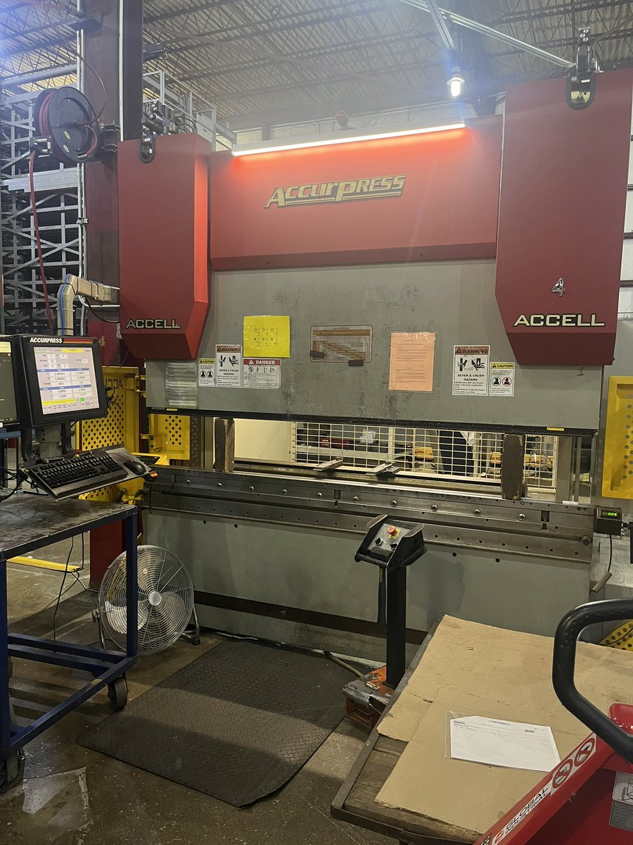 Grill_Engineer's tweet image. Found out that the brake press I operated for a couple years is about to be retired.
Gonna miss her.
Would take it home.. if I could have afforded it and that it wasn’t taller than my garage.