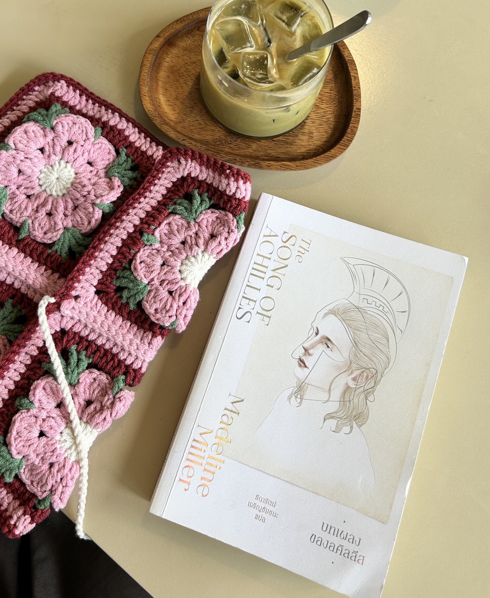mynsbc's tweet image. ( jun/25 #readingwrapupth ft. my 🥇 ⊹₊⟡⋆ )
✶ เริ่มงานใหม่ 🤩👍🏻! เนื้องานต้องอ่านหนังสือเยอะมาก ก็เลยไม่มีแรงอ่านเล่มอื่น
✶ เดือนนี้ยกให้อะคิลลีส 🏆 แม้จะชอบต้นฉบับภาษาอังกฤษมากกว่ามากๆ ก็ตาม (ty kub @Arthxmn 💖)
✶ ปิดด้วย Code Name Clay นิยายฟรีจากแจ่มใส 😆✌🏼
#habchabc